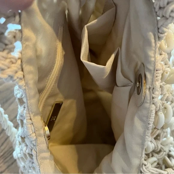 NWT Inc international Concepts macrame shell tote. Inside pockets snap close - Picture 8 of 8